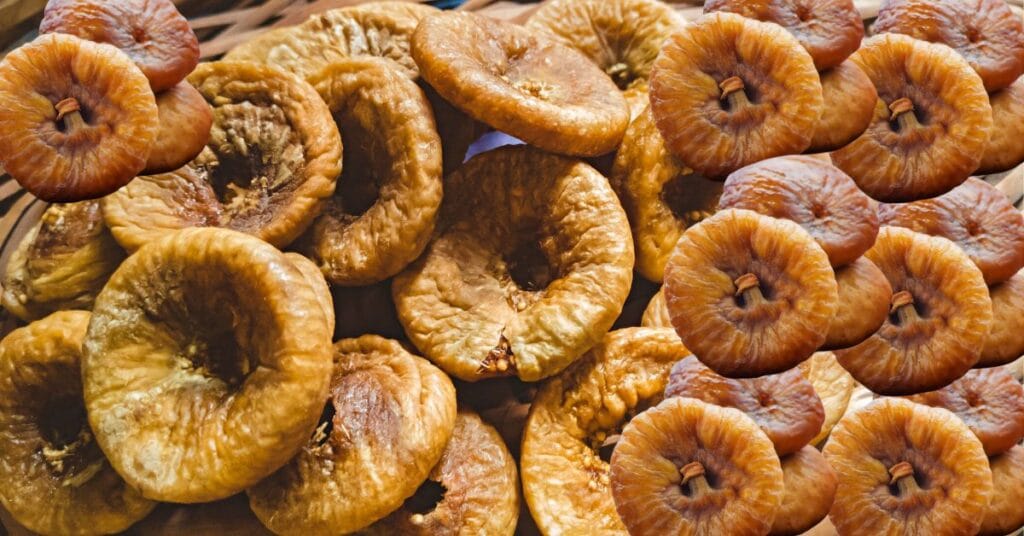 सर्दियों में खाने के लिए सूखे अंजीर, पोषण से भरपूर ड्राई फ्रूट